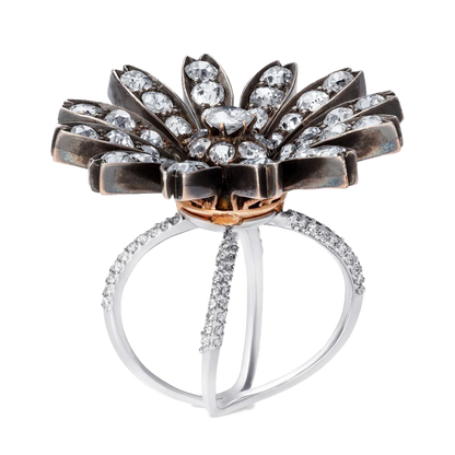 European Cut Diamond Ring Top 
Part of the Ring, the Flower is made with 
European Diamonds, 16 cts gold